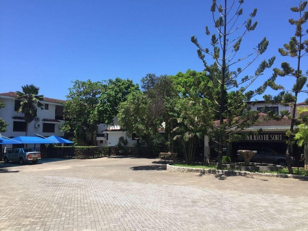 Baobab Holiday Resort Bamburi Exterior photo